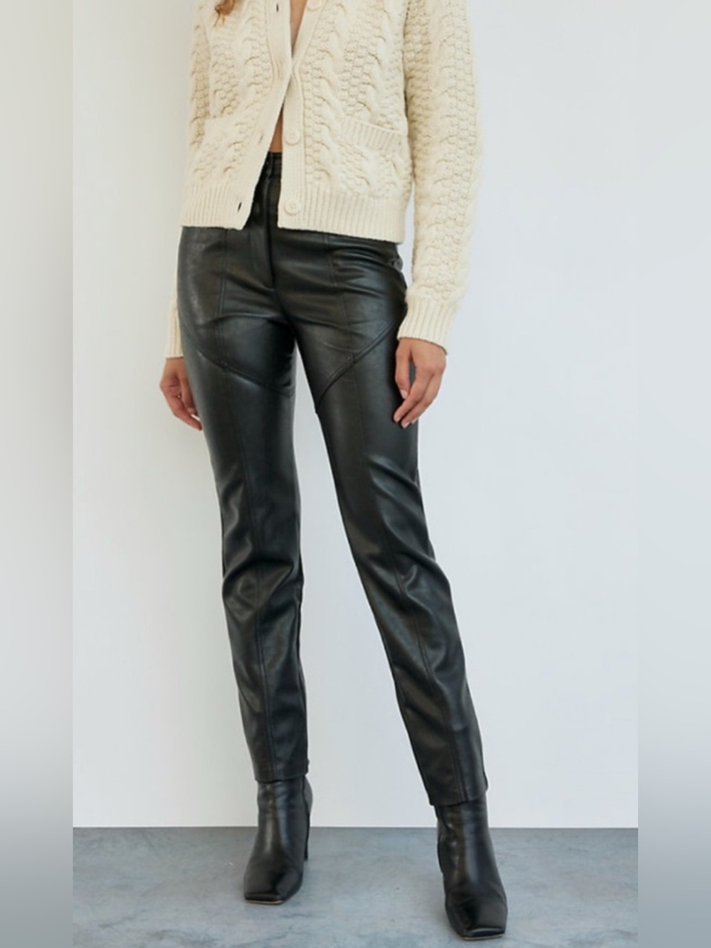 Aritzia Wilfred New Rebel Faux Leather Pants in Black - Size 0